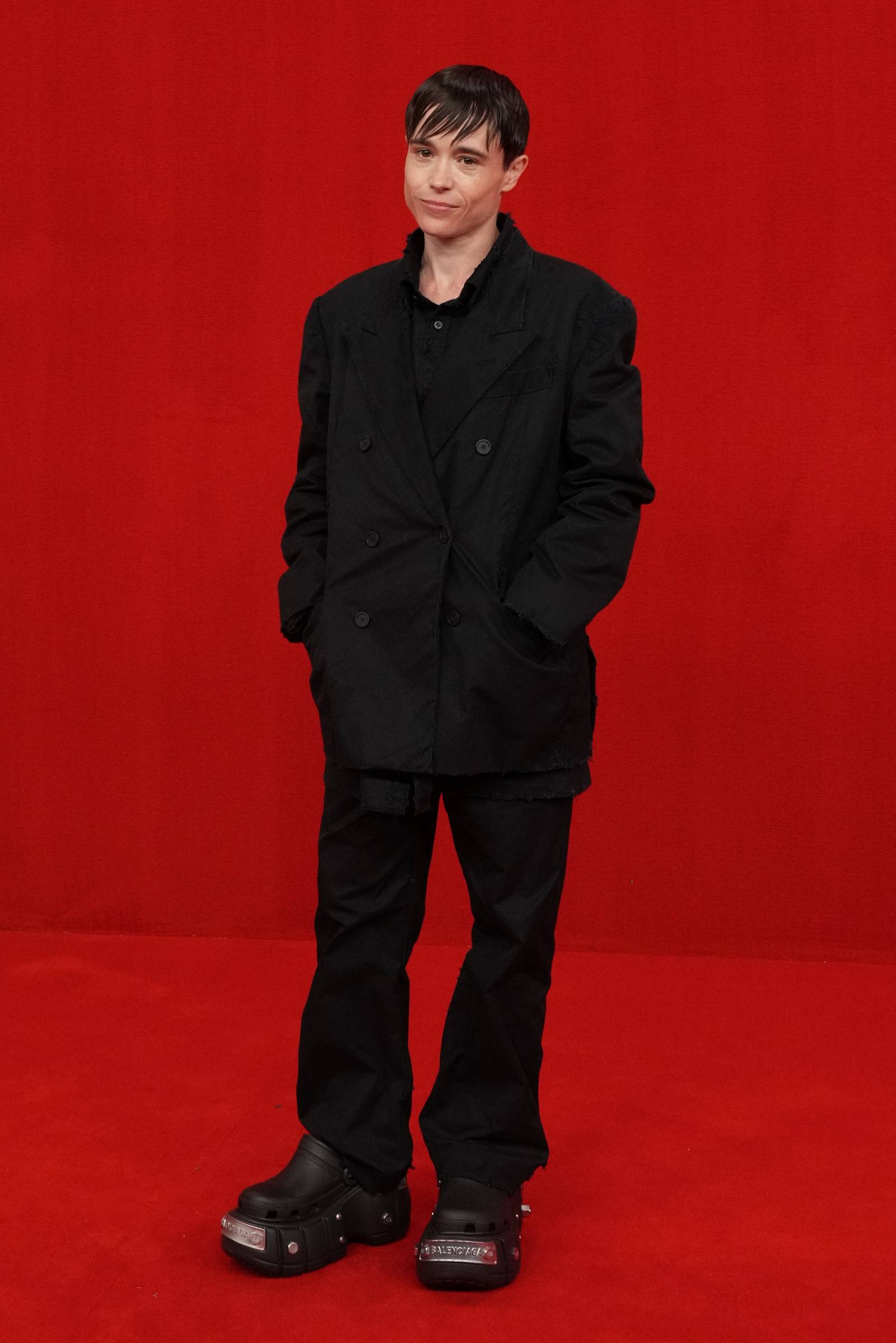Elliot Page na pokazie Balenciagi w 2022 roku (Fot. Getty Images)