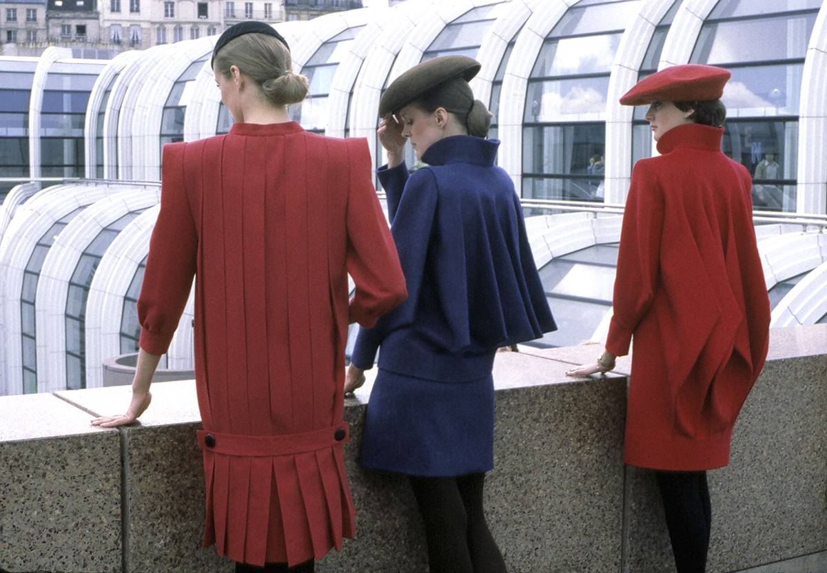 Płaszcze projektu Pierrea Cardin, 1980 rok