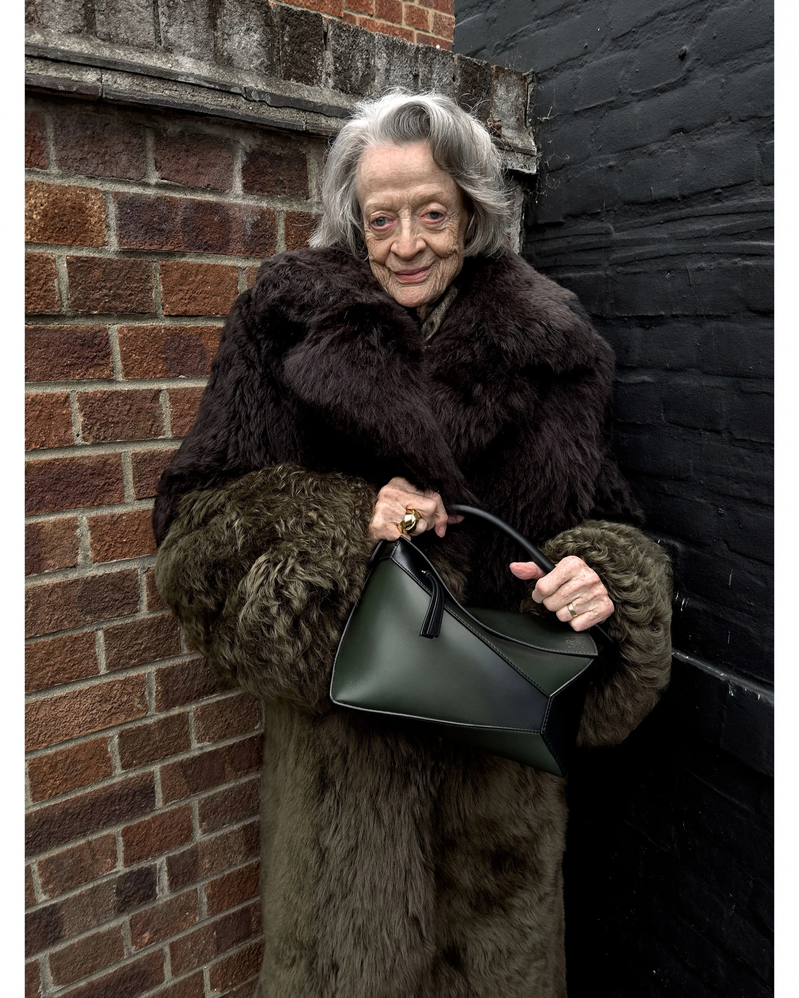 Maggie Smith w kampanii Loewe / Fot. Juergen Teller dla Loewe