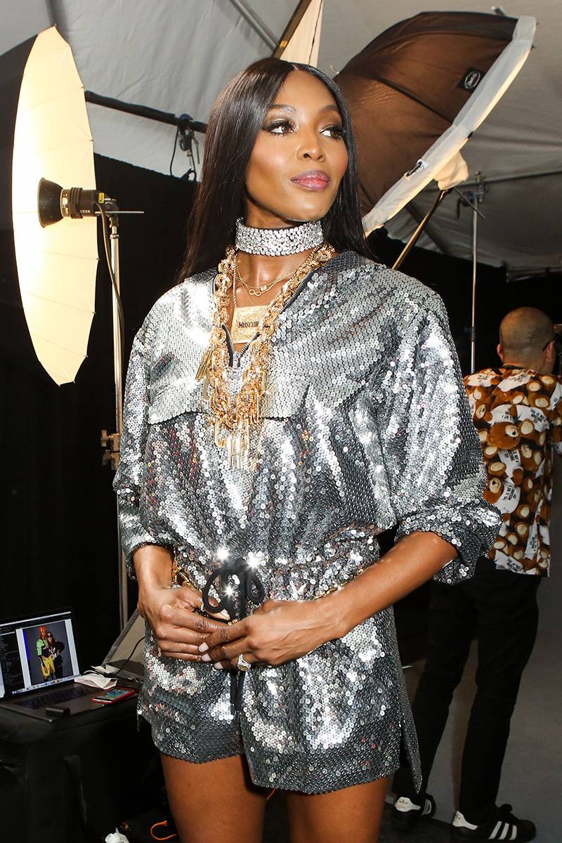 Naomi Campbell za kulisami pokazu (Fot. Materiały prasowe H&M)