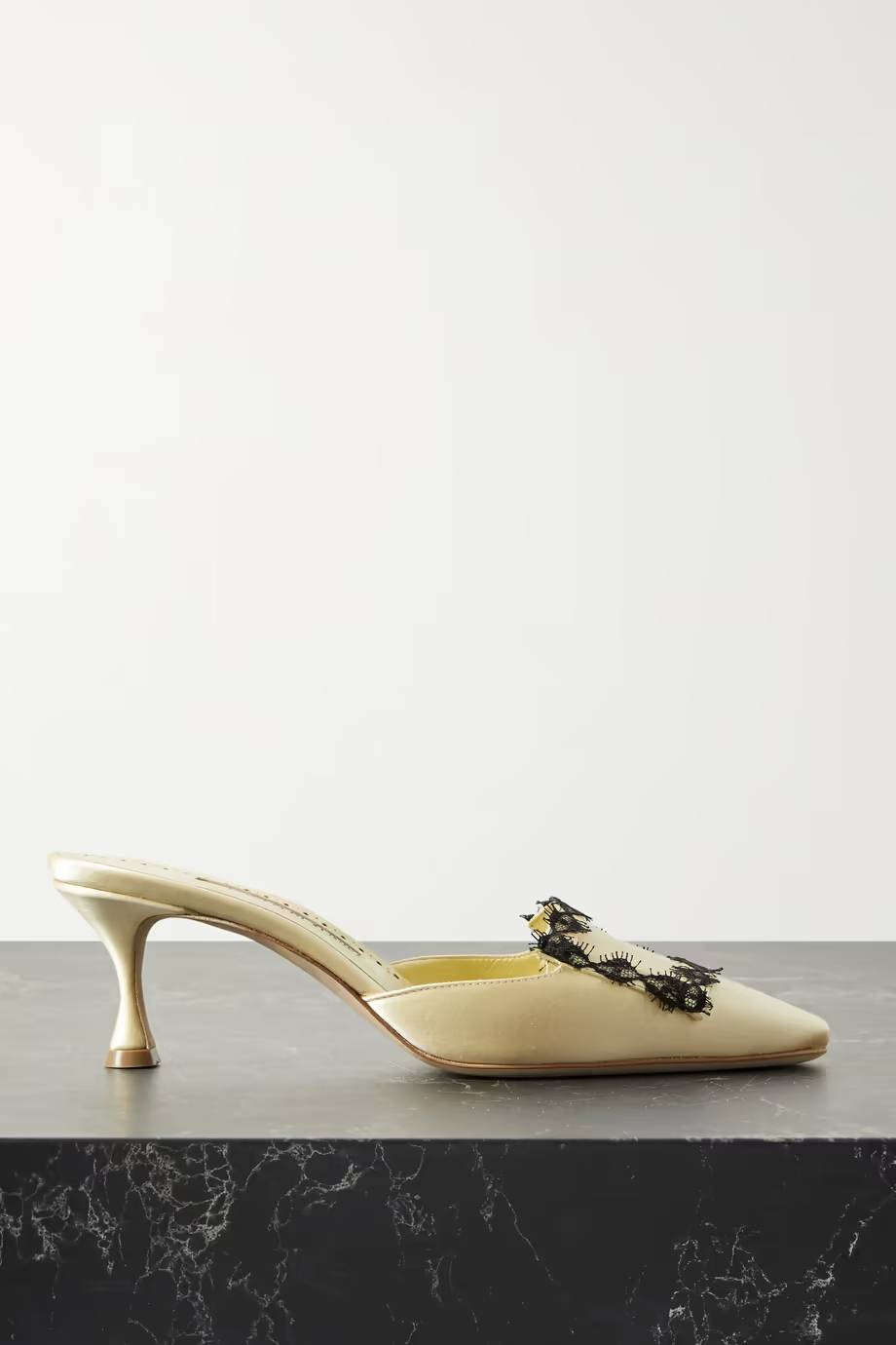 Buty Manolo Blahnik /(Fot. materiały prasowe)