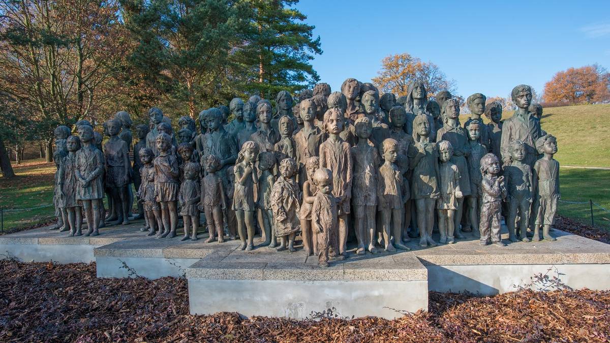 pomnik lidickich dzieci zamordowanych przez nazistów