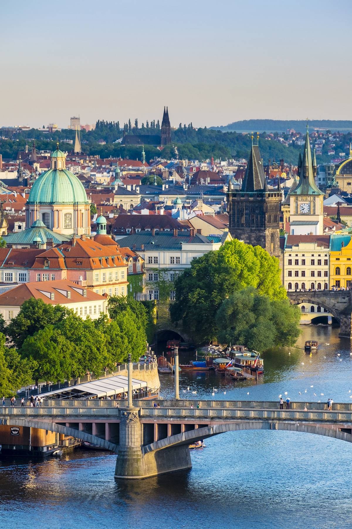 Widok na Pragę ze wzgórza Letna