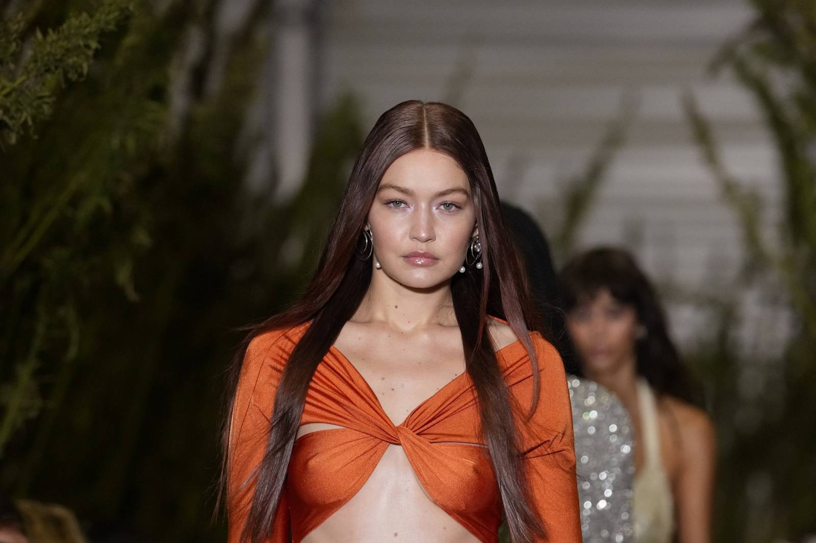 Gigi Hadid na pokazie Coperni /(Fot. Getty Images)