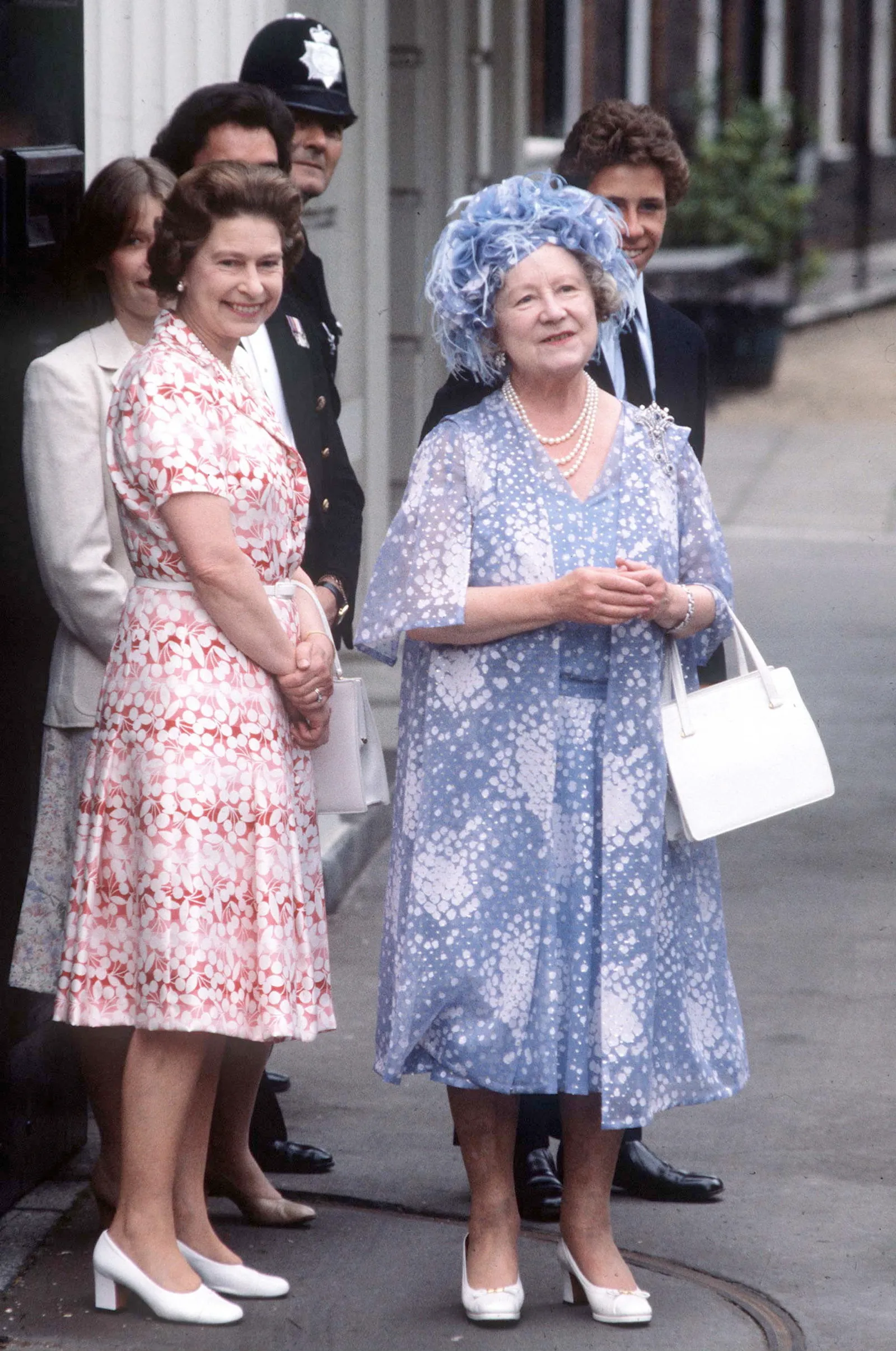 Do fanek torebek marki Launer należała też królowa matka. (Fot. Getty Images)