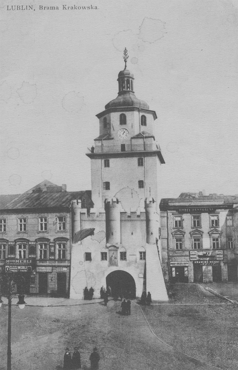 Brama Krakowska od strony placu Łokietka w Lublinie (Fot. Narodowe Archiwum Cyfrowe)