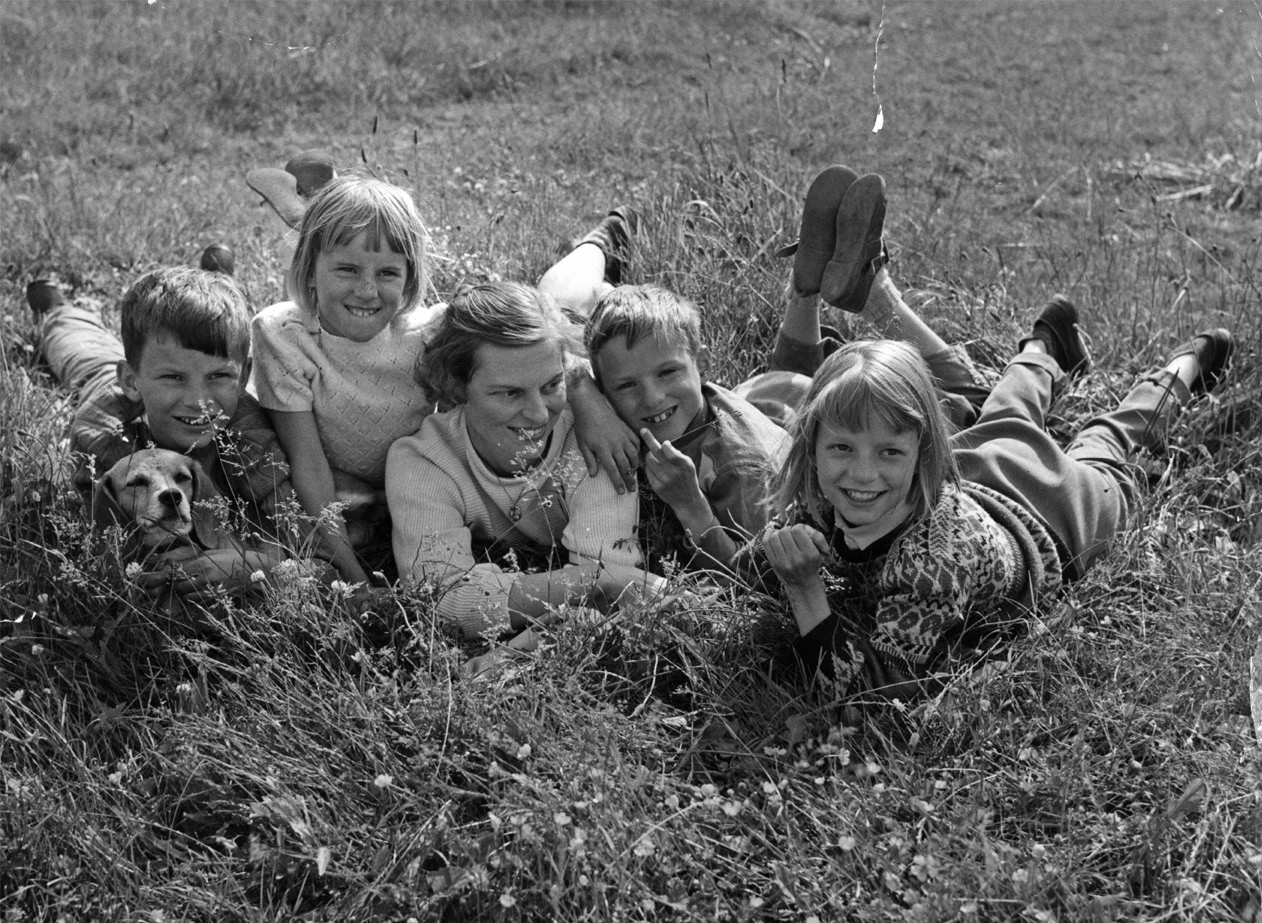 Jan, Anna, Mats i Eva, dzieci Bergmana z Ellen Lundström, która wcześniej była żoną fotografa Christera Strömholma (Fot. Materiały prasowe wydawnictwa Albatros)