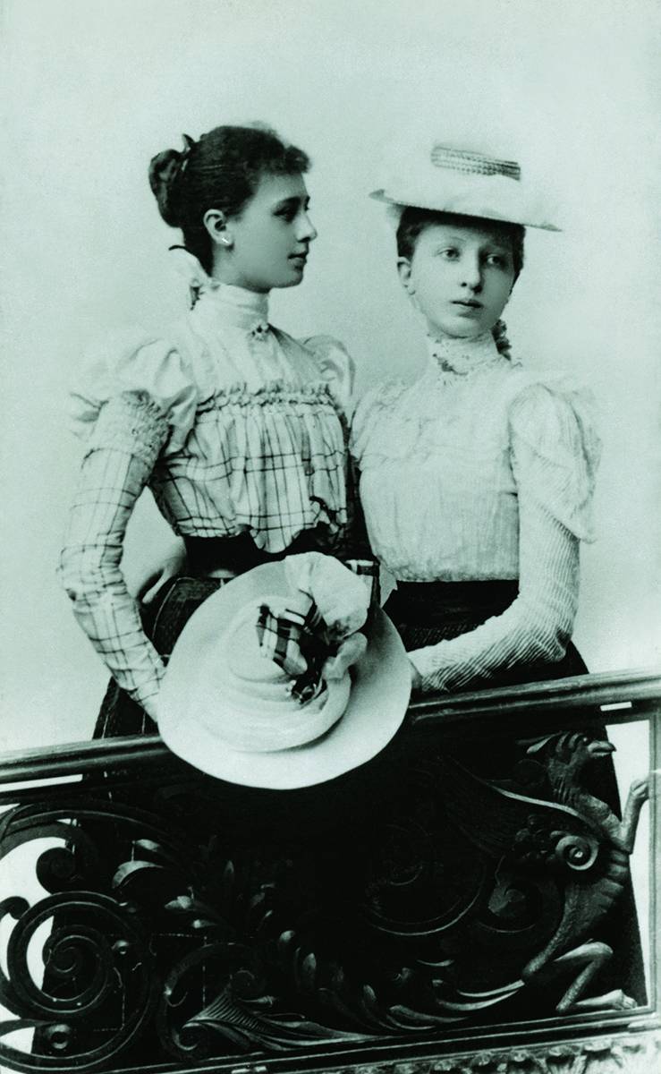 Wanda Poklewska-Koziełł i Janina Fulde, wrzesień 1898 (Fot. Archiwum Osrodka KARTA)