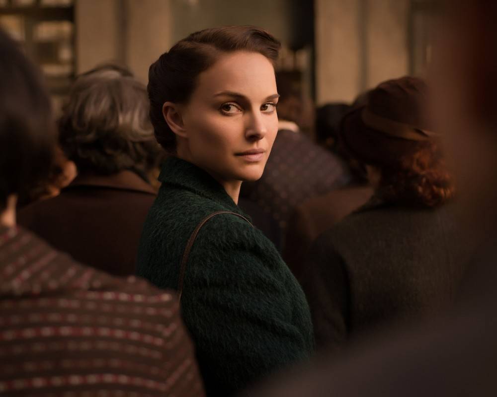 Kadr z ekranizacji powieści w reżyserii i z udziałem Natalie Portman (Fot. materiały prasowe) 