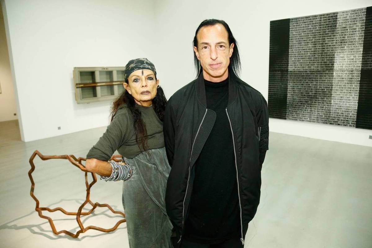 Projektant Rick Owens i jego żona oraz wspólniczka Michele Lamy.