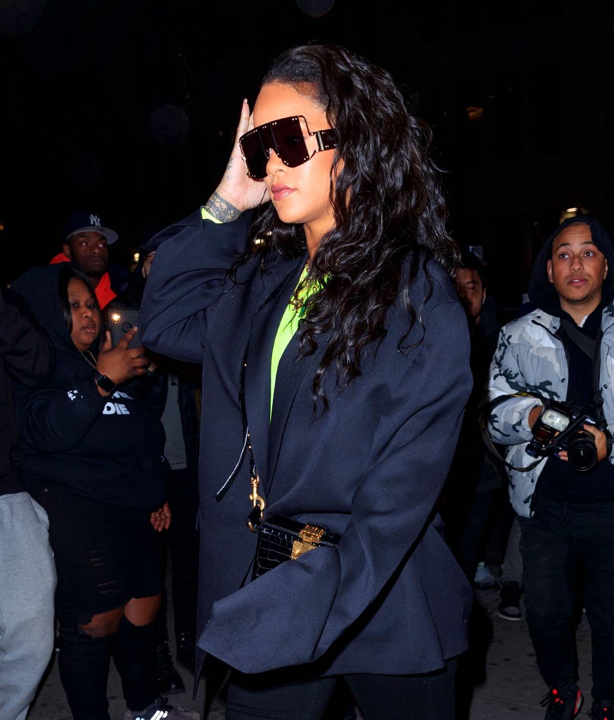 Rihanna w domniemanym prototypie okularów autorskiej marki 