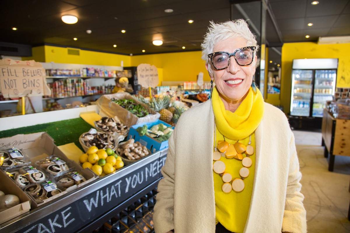 Ronni Kahn na targu OzHarvest