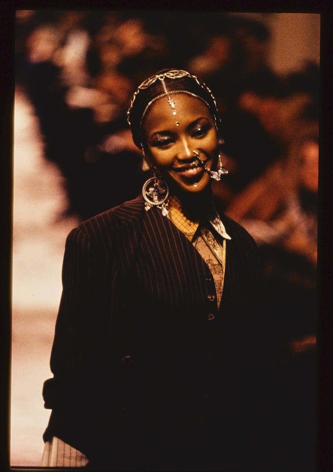Naomi Campbell na pokazie Jeaana Paual Gaultiera „Les Tatouages” na sezon wiosna-lato 1994 (Fot. Getty Images)