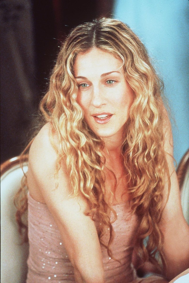 Sarah Jessica Parker jako Carrie w serialu HBO Seks w wielkim mieście, 1999 (Fot. Paramount Pictures, Getty Images)