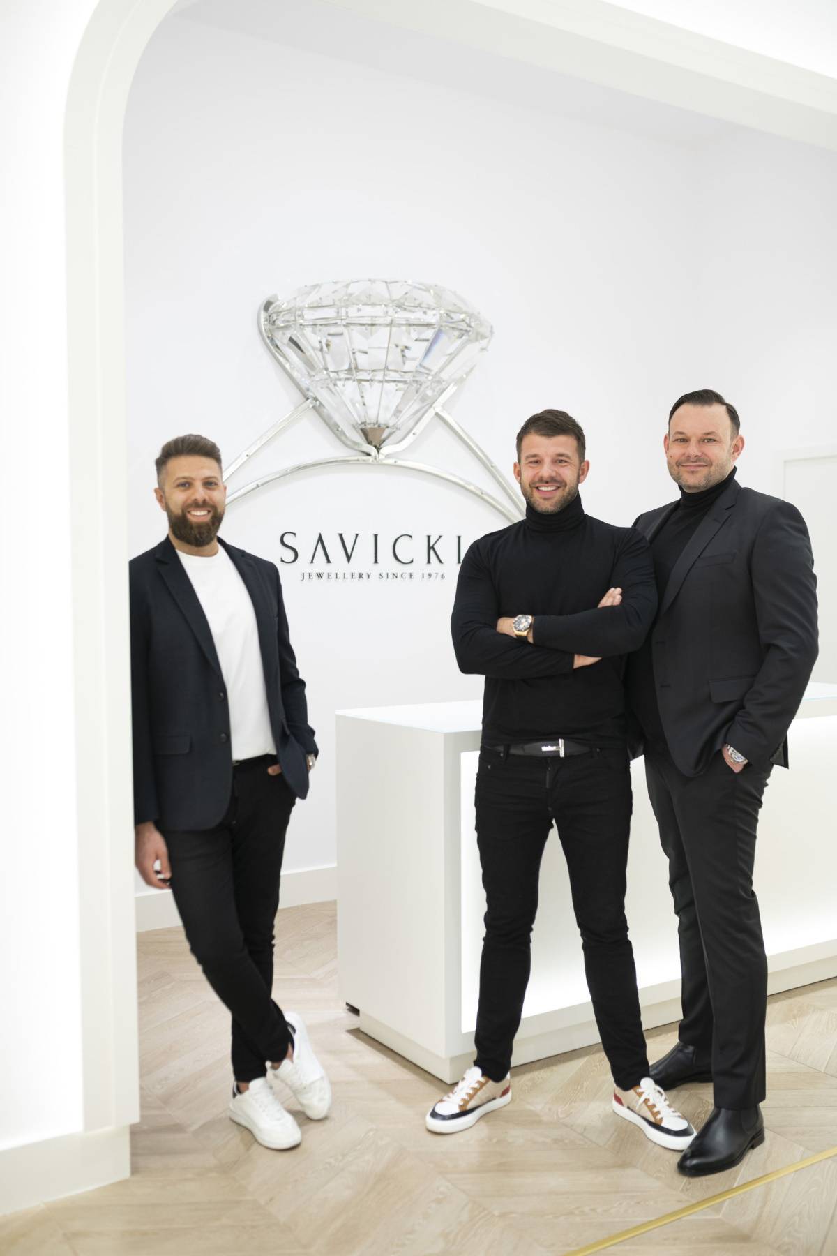 Historia wyjątkowej polskiej marki jubilerskiej Savicki. Rodzina Sawickich, która tworzy markę biżuterii Savicki, kieruje się filozofią Share Your Love, i w życiu, i w biznesie.