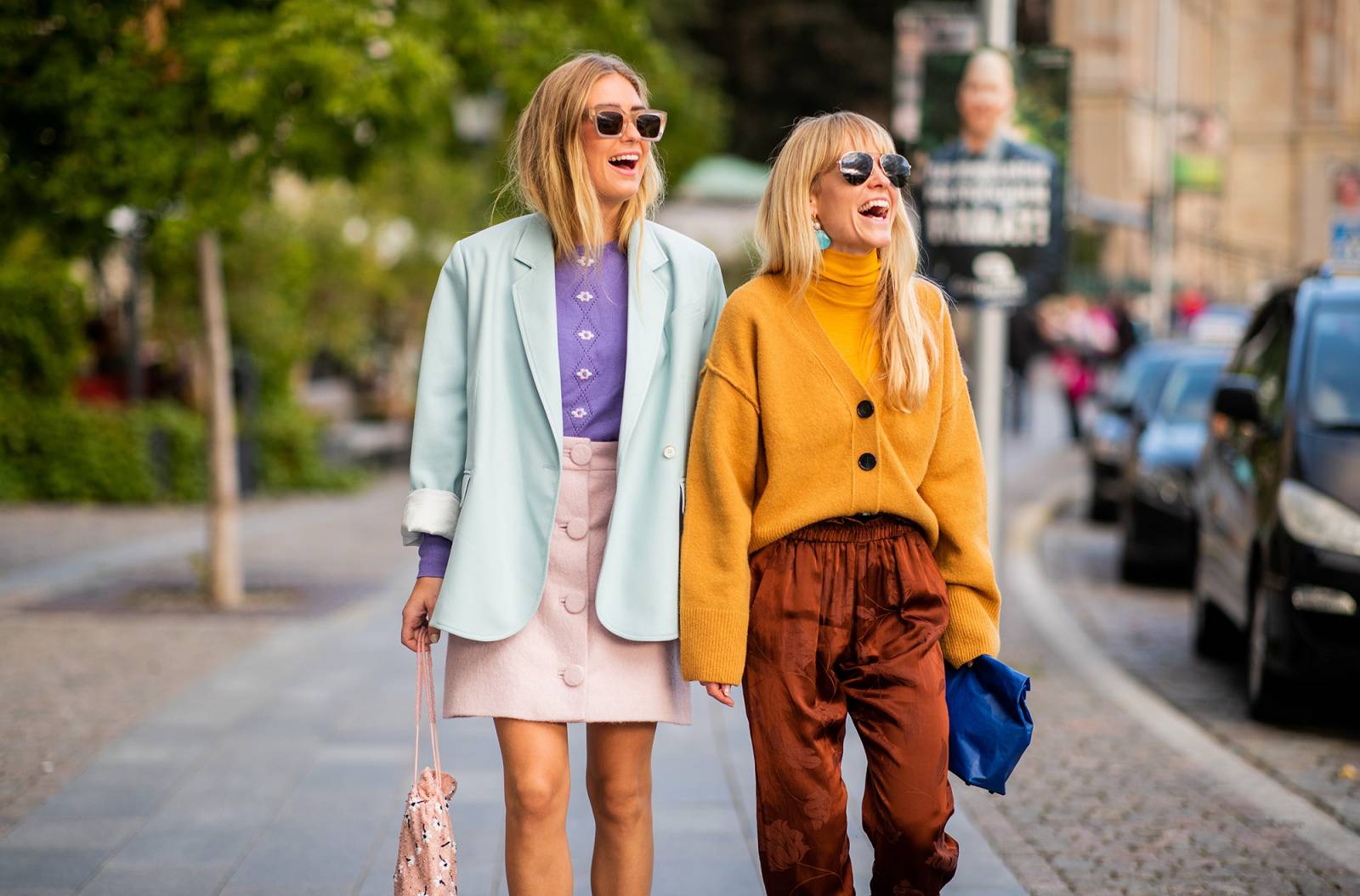 Emili Sindlev i Jeannette Madsen podczas tygodnia mody w Sztokholmie