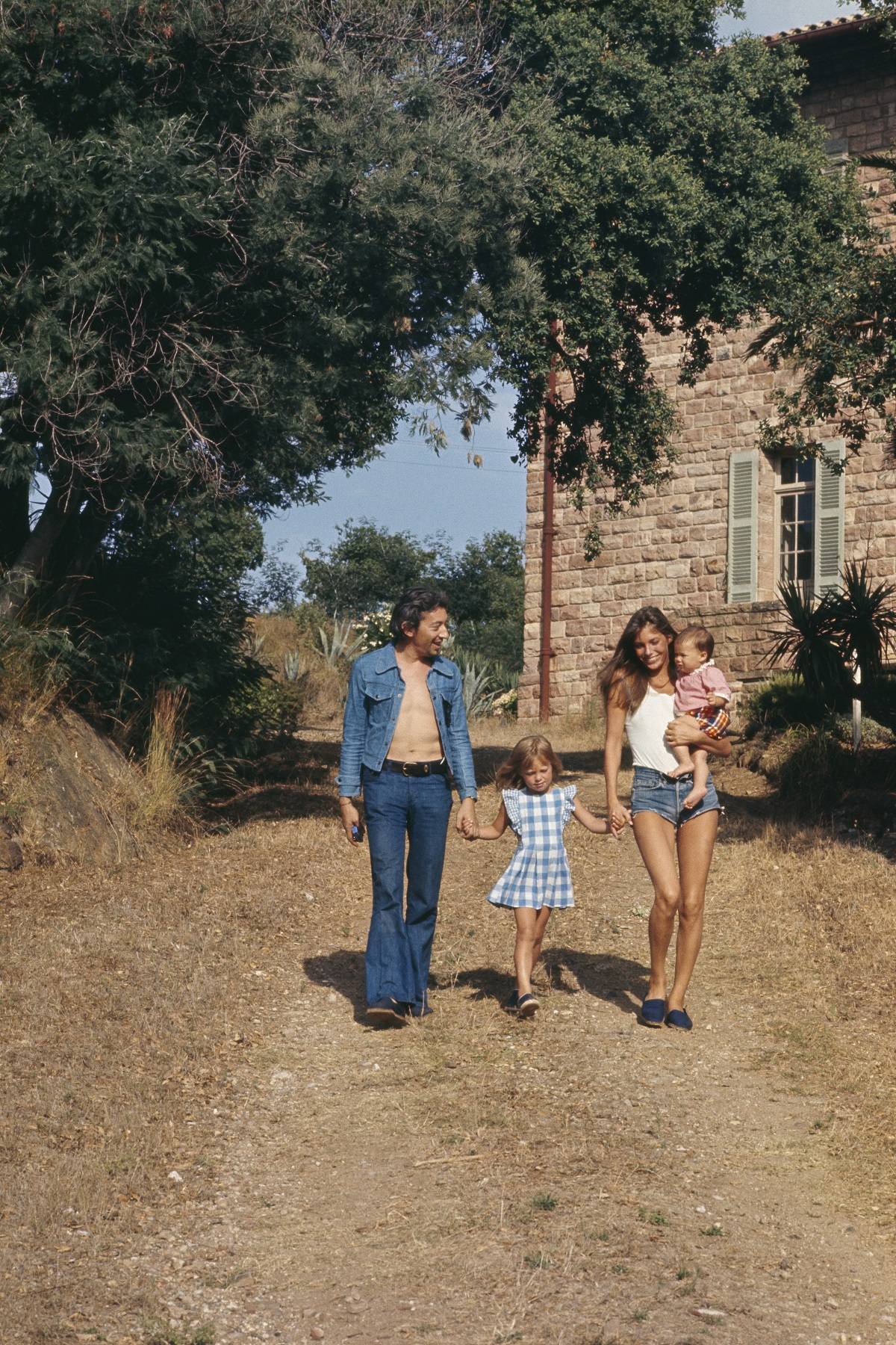 Z córkami na wakacjach w Saint Tropez, 1972 r.