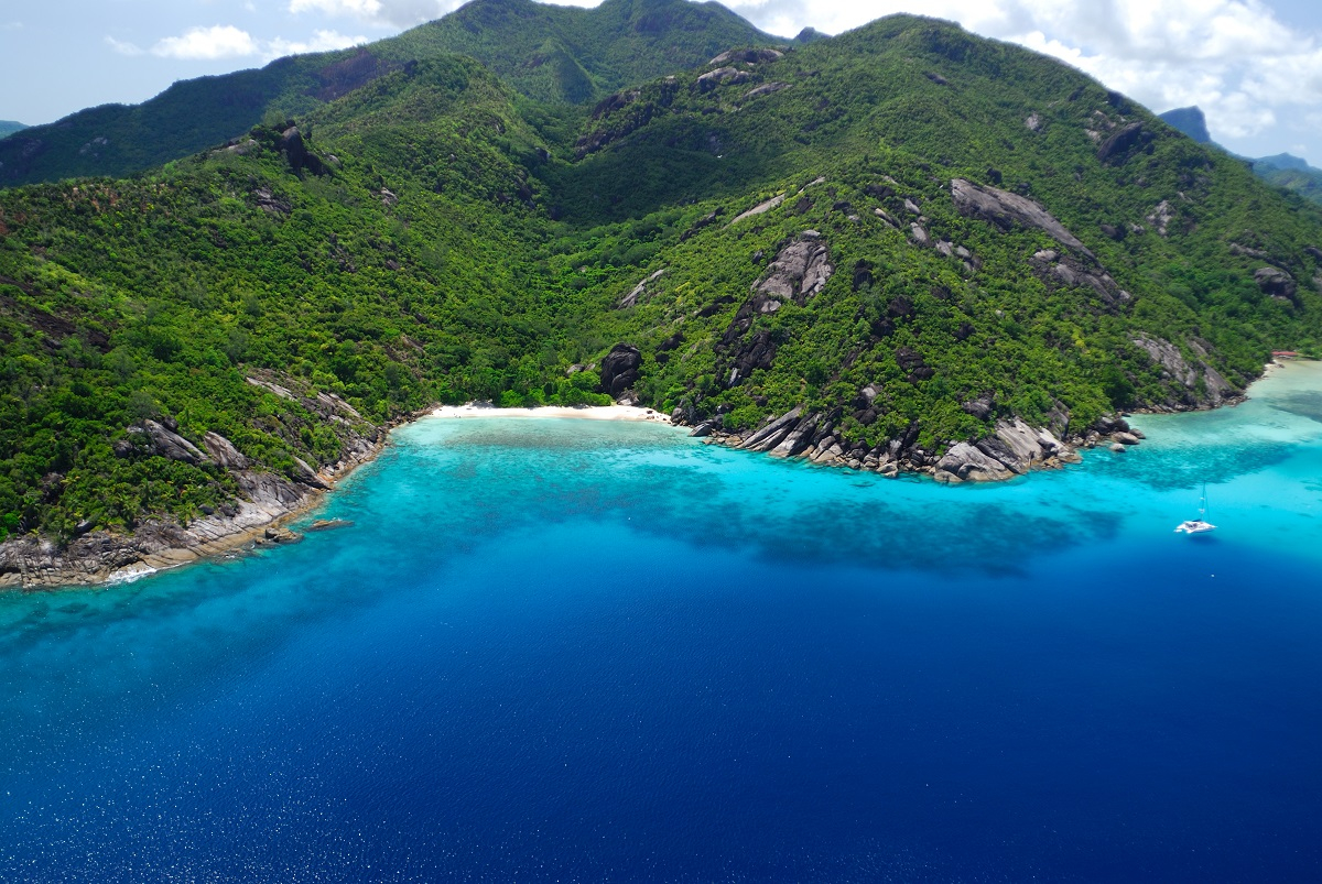 Anse Diri na zachodnim wybrzeżu