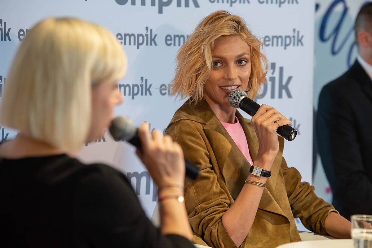 Anja Rubik podczas trasy promocyjnej książki #SEXEDPL