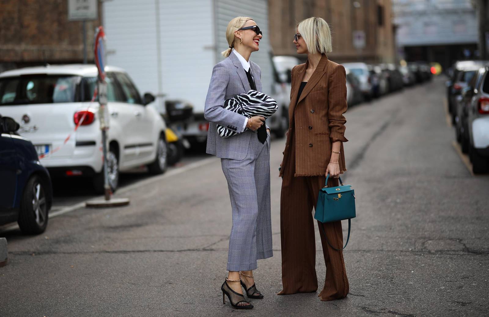 Viktoria Rader i Lisa Hahnbück podczas tygodnia mody w Mediolanie (Fot. Jeremy Moeller/Getty Images)