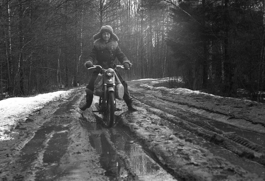 Simona Kossak w drodze do Białowieży (Fot. Lech Wilczek / Against Gravity)