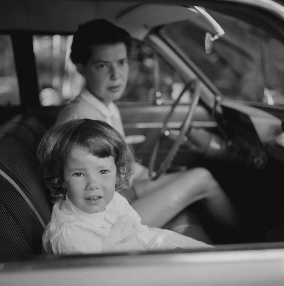 Rita Aarons i Mary w Bedford w stanie Nowy Jork, ok. 1960 r. w obiektywie Slima. / Fot. . Fot. Slim Aarons/Getty Images