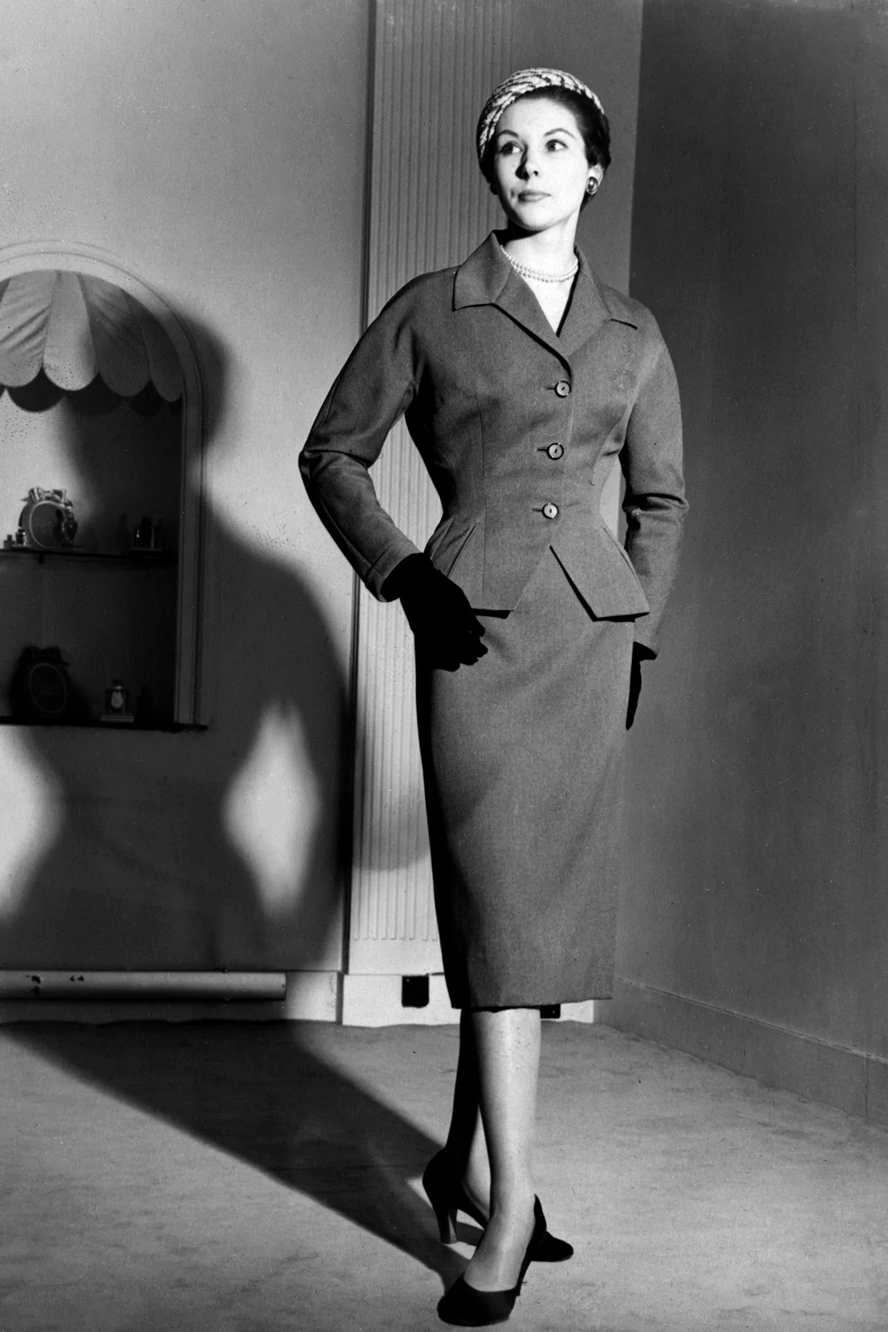 Christian Dior, kolekcja Savoie, 1954 r. (Fot. Getty Images)