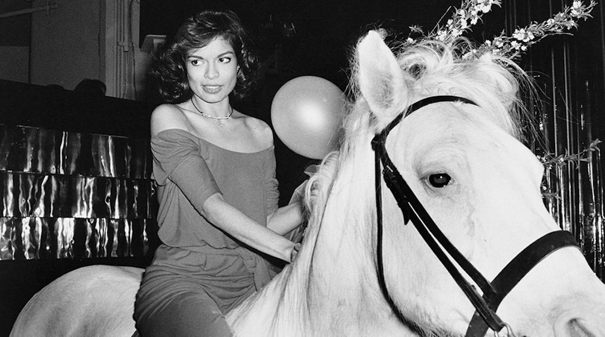 Bianca Jagger świętuje swoje urodziny, 1977 rok