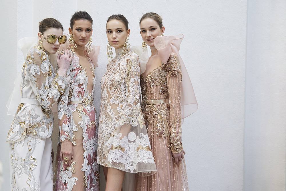 Modelki za kulisami pokazu Elie Saab haute couture