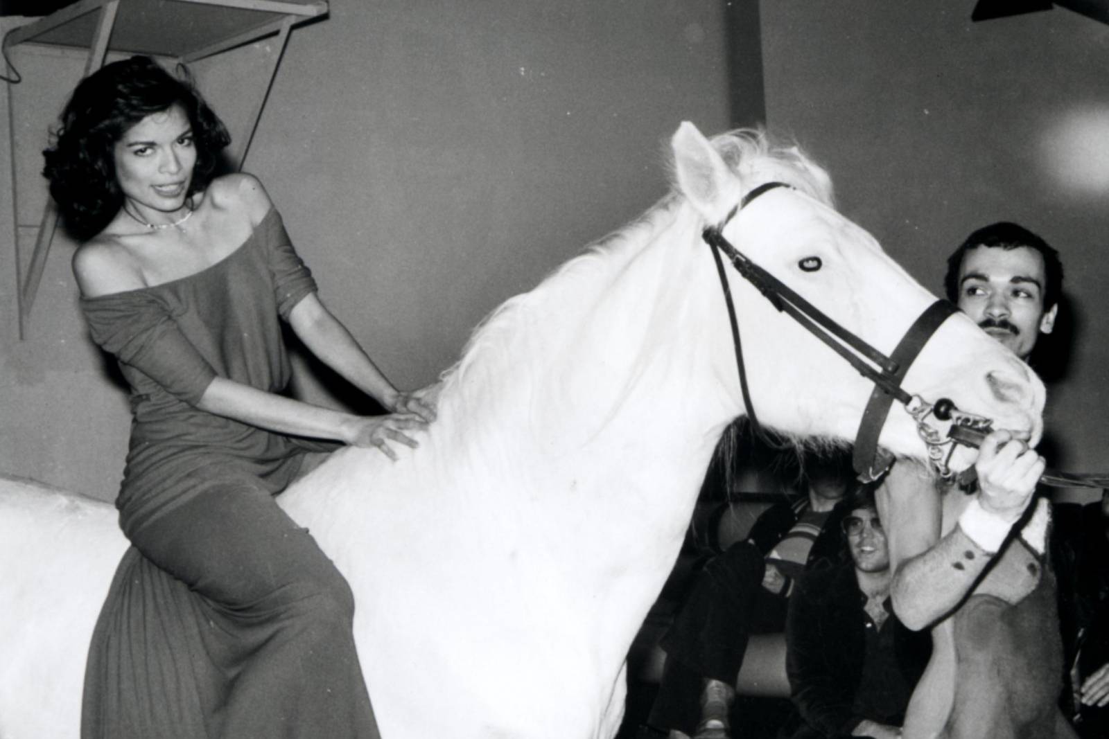 Bianca Jagger i Victor Hugo w Studio 54, 1977 rok (Fot. Robin Platzer / Twin Images / & Online USA)