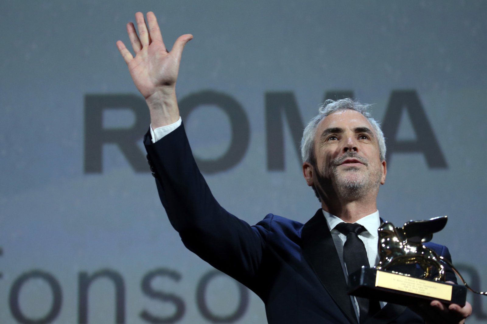 Alfonso Cuaron odbiera nagrodę / (Fot. Getty Image)