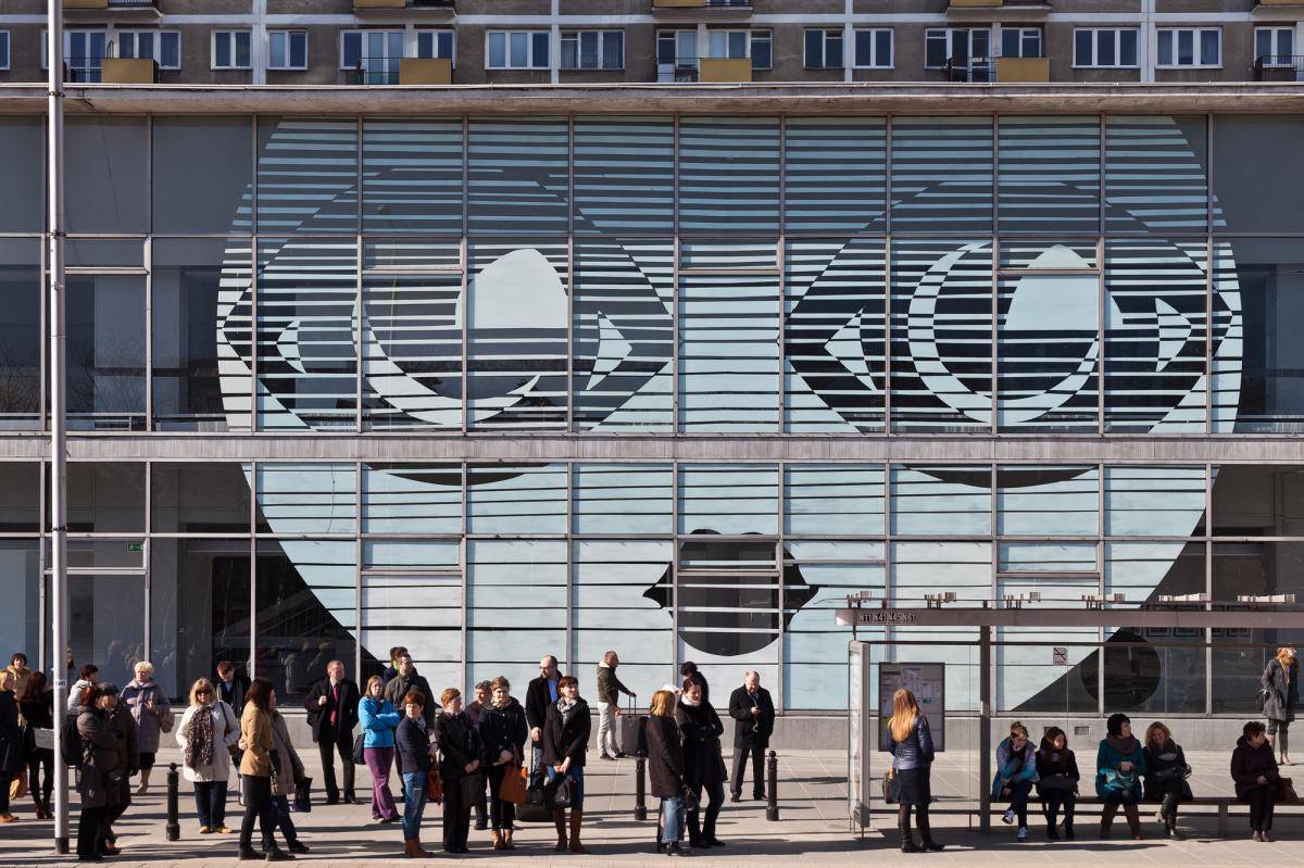 Paulina Ołowska, instalacja w ramach wystawy Co widać, 2014. Dzięki uprzejmości artystki i Muzeum Sztuki Nowoczesnej w Warszawie. (Fot. Bartosz Stawiarski)