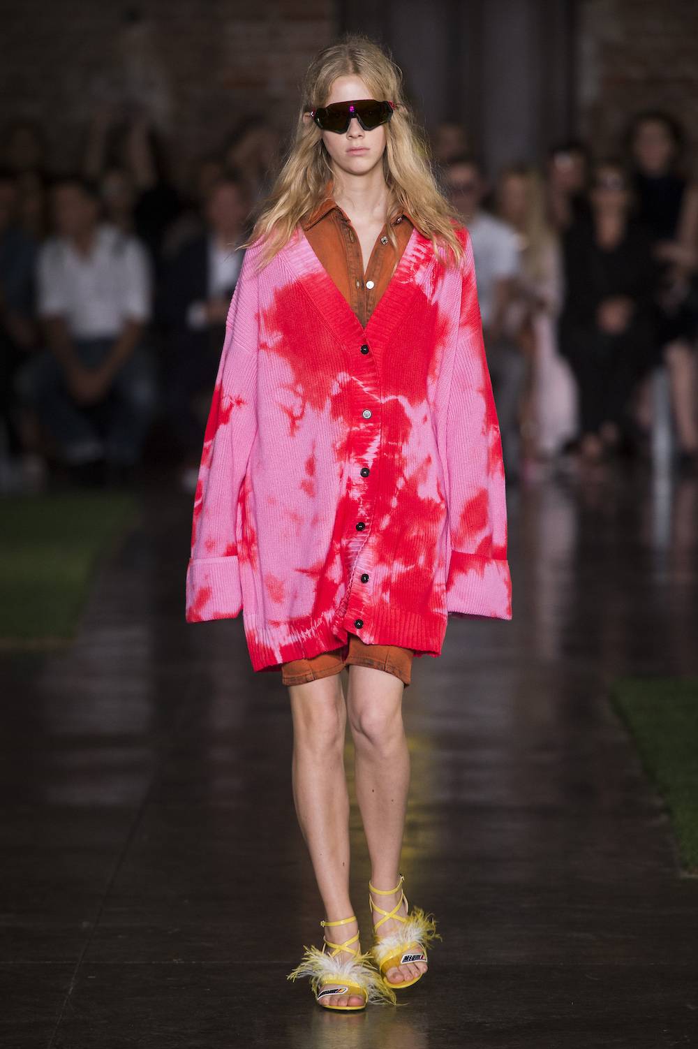 Look z pokazu MSGM (Fot. Imaxtree)