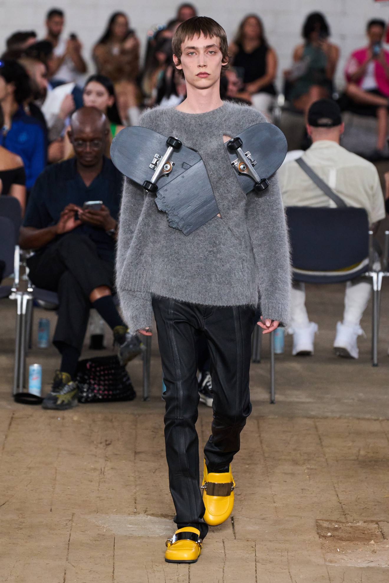 JW Anderson wiosna–lato 2023 (Fot. ImaxTree)
