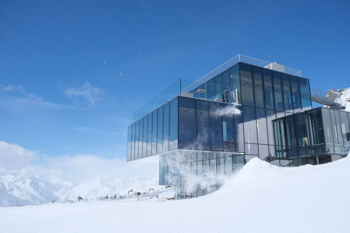 Restauracja Ice Q, położona na szczycie Gaislachkogl Peak/ Fot. Materiały prasowe