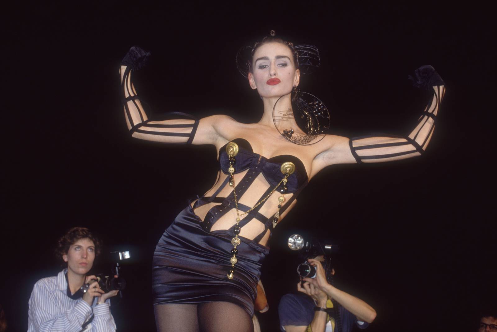 Pokaz Jeana Paula Gaultier na wiosnę 1989 /(Fot. Getty Images)