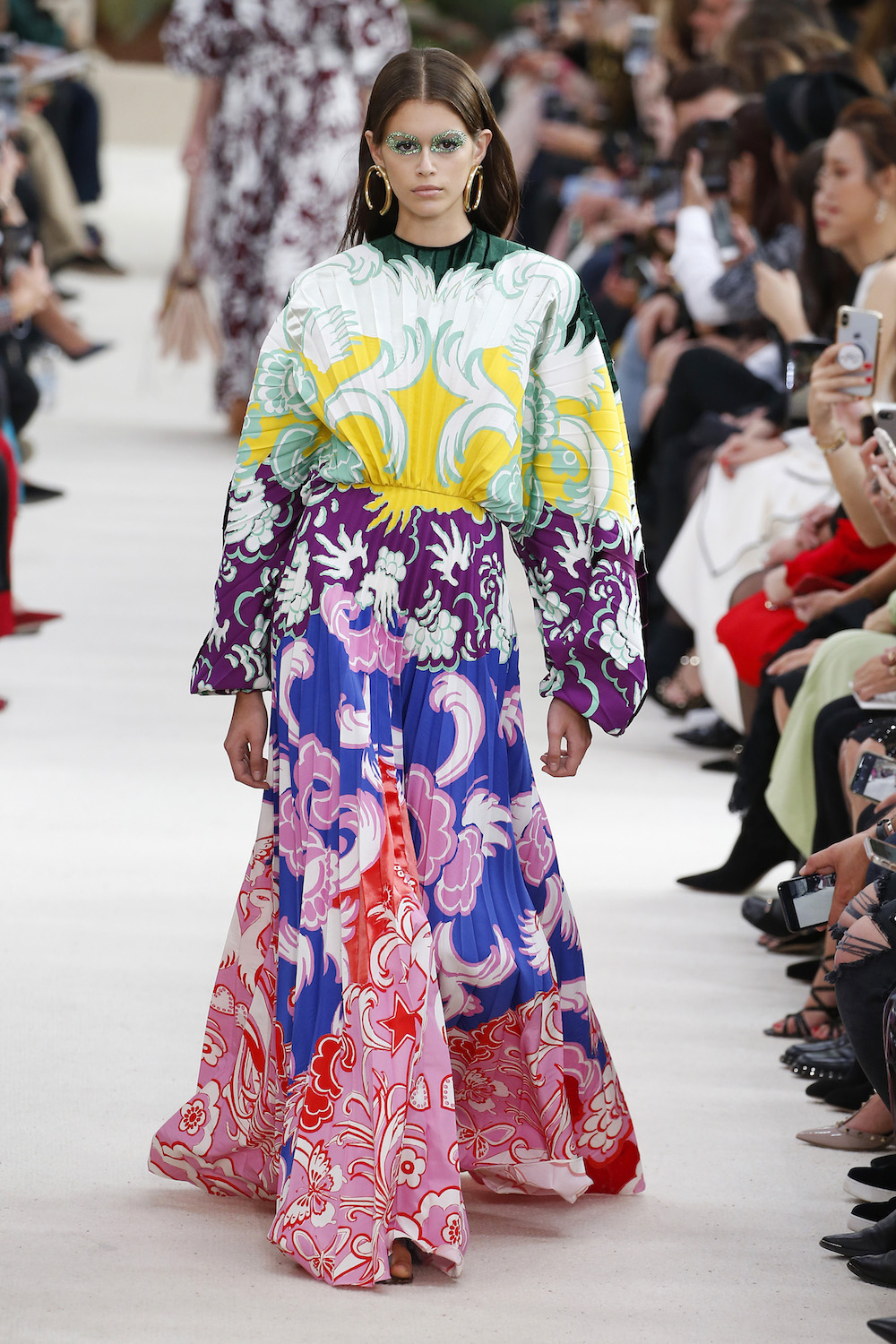 Kaia Gerber we wzorach (Fot. Getty Images)