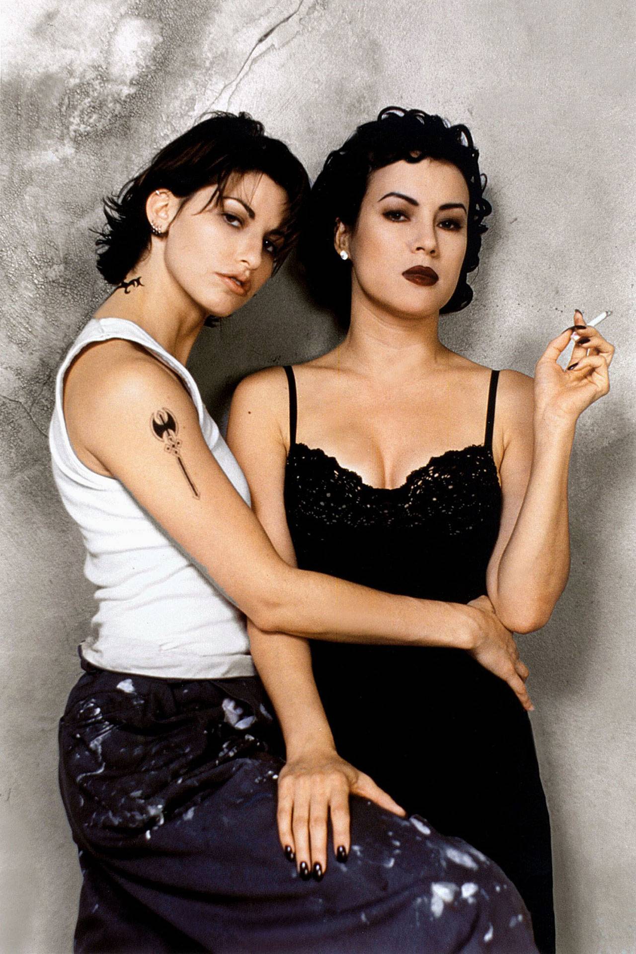 GINA GERSHON, Jennifer Tilly BOUND, 1996 