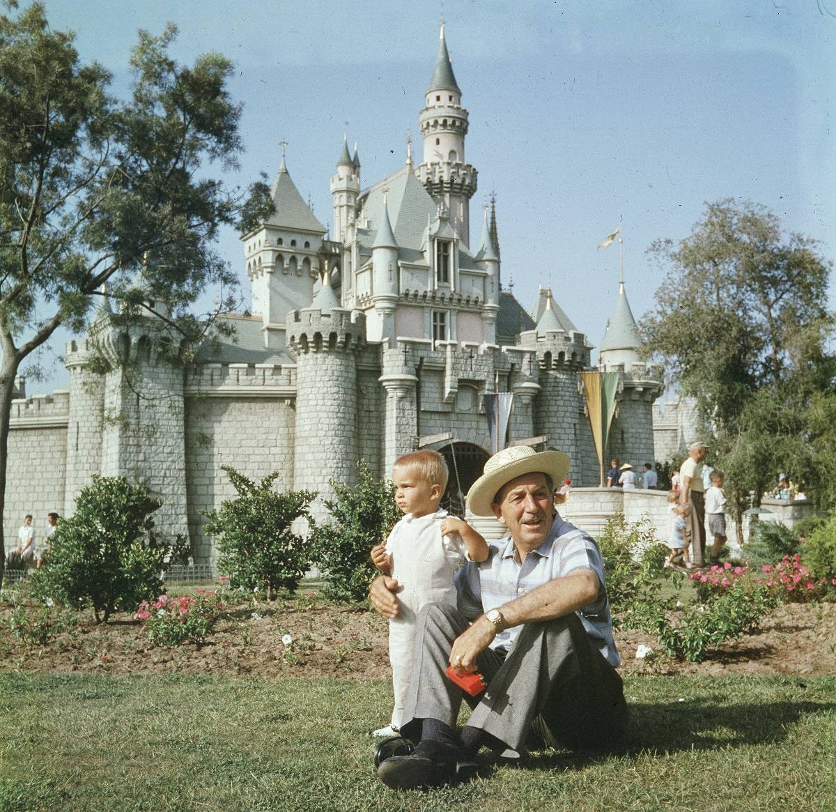 Z wnukiem w Disneylandzie, 1955 rok