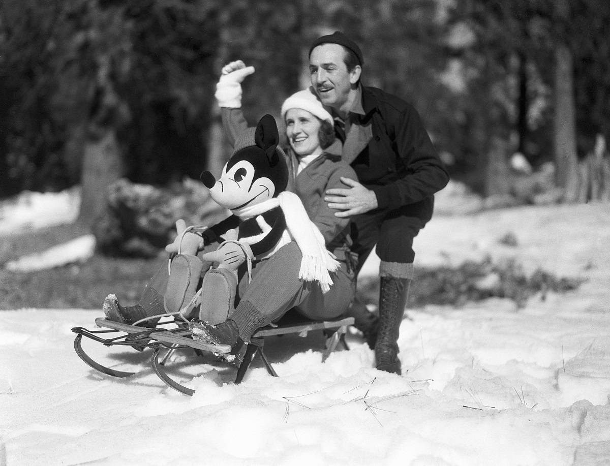 Na sankach z Myszką Miki, 1933 rok