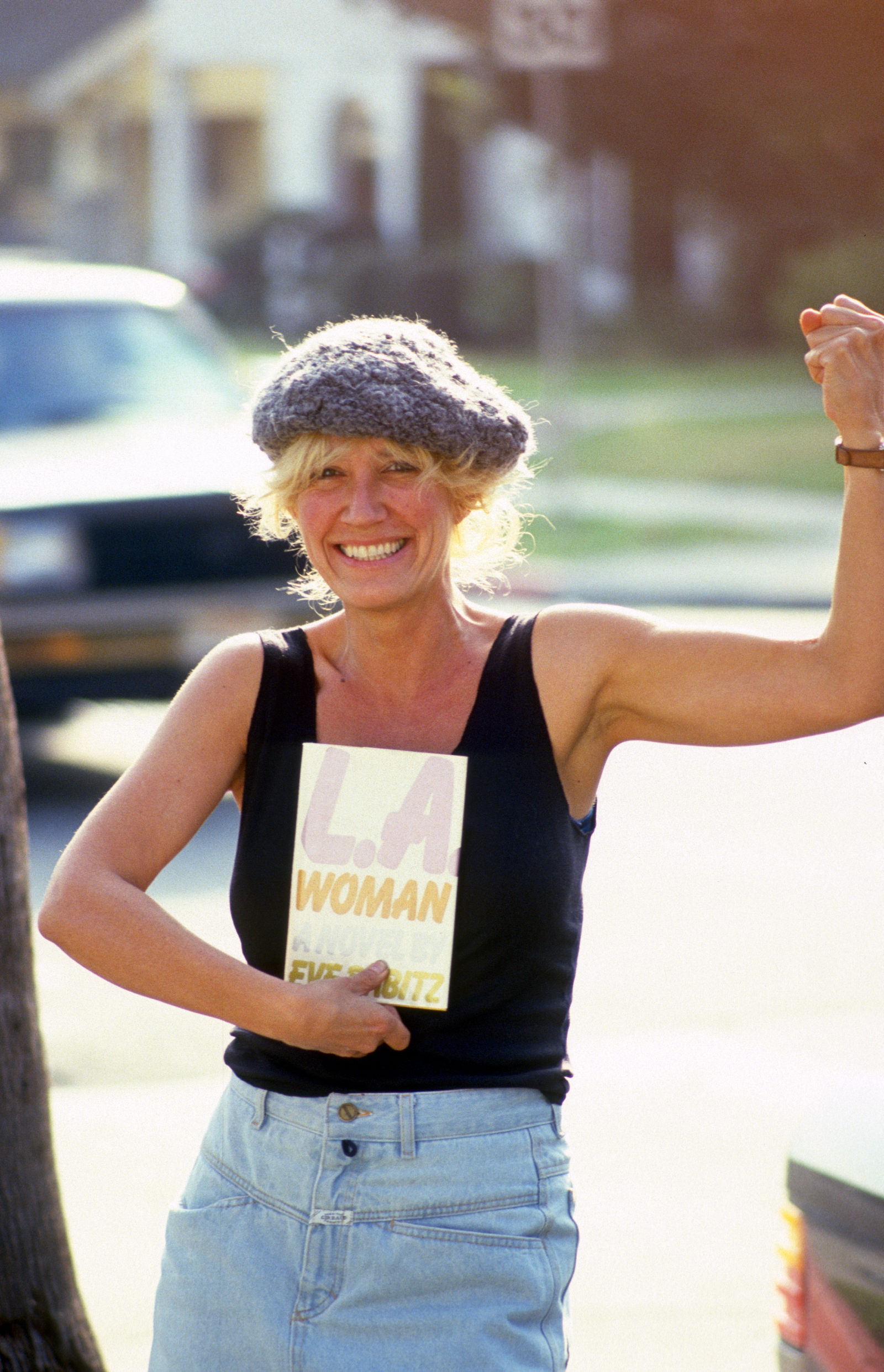 Eve Babitz w 1997 r. / Fot. Paul Harris/Getty Images