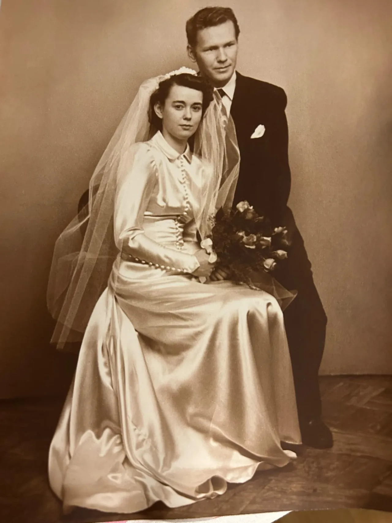 Babka panny młodej na swoim ślubie w 1950 r. / Fot. archiwum rodzinne Dóra Júlía Agnarsdóttir