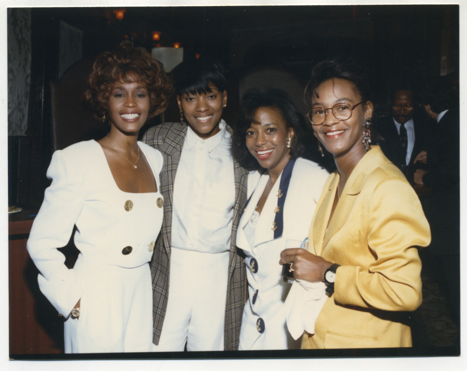 Whitney  z przyjaciółmi, Fot. Materiały prasowe