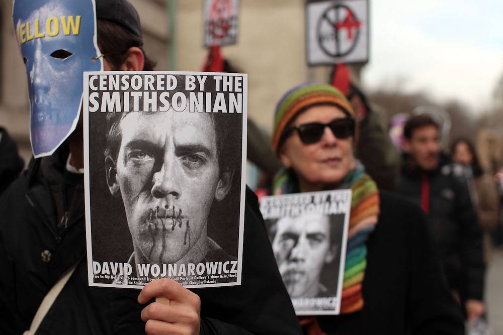Protest przeciwko cenzurowaniu dzieła Wojnarowicza przez Smithsonian (Fot. Getty Images) 