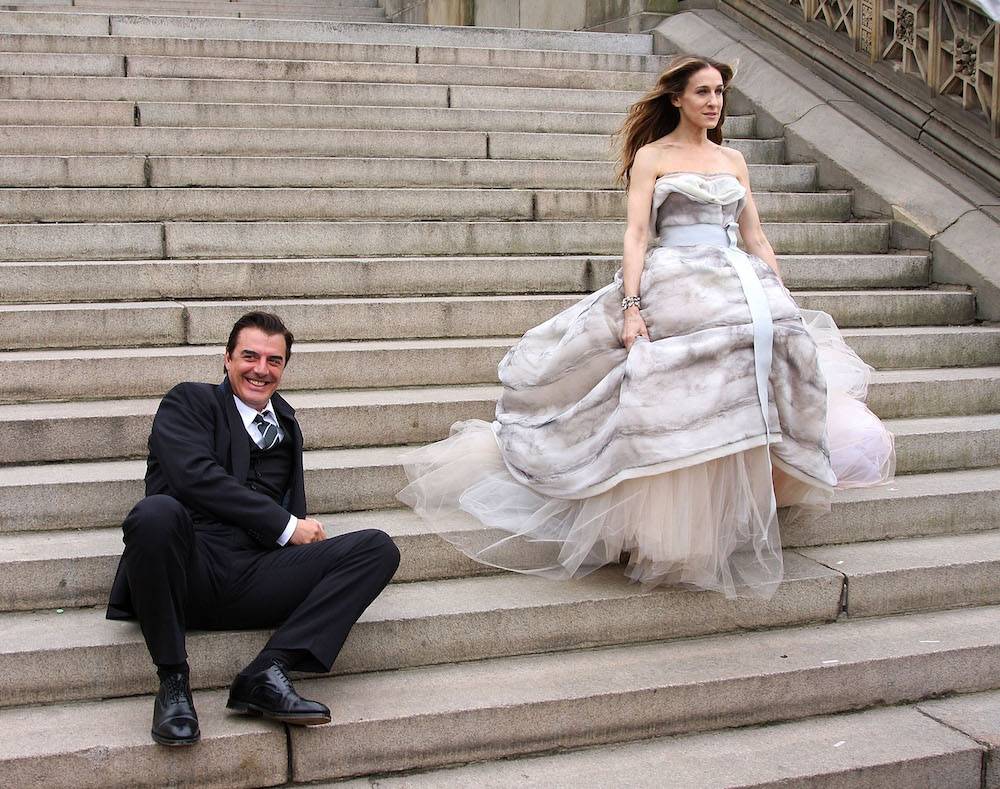 Od lewej: Chris Noth, Sarah Jessica Parker (Fot. Getty Images)