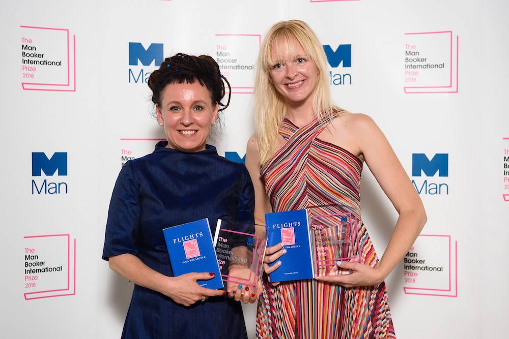 Olga Tokarczuk i Jennifer Croft (Fot. Getty Images)