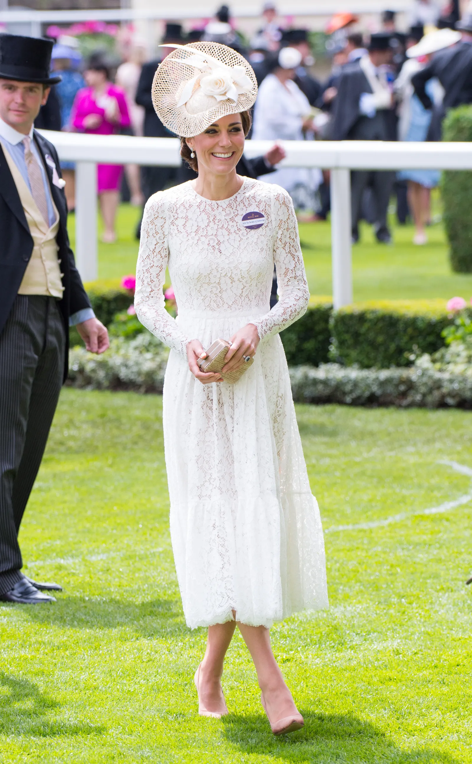 Księżna niczym bohaterka „My Fair Lady” w sukience Dolce & Gabbana. Ascot, rok 2016 (Fot. Getty Images)