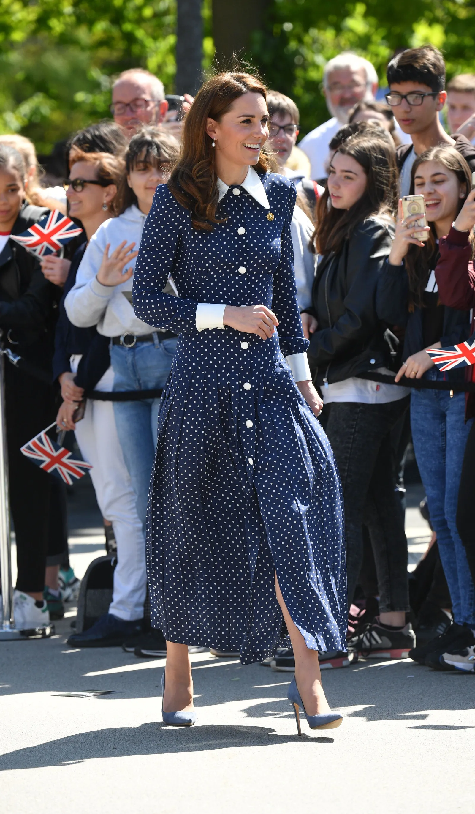 Fantastyczna sukienka w kropki Alessandry Rich w Bletchley Park w roku 2019 (Fot. Getty Images)