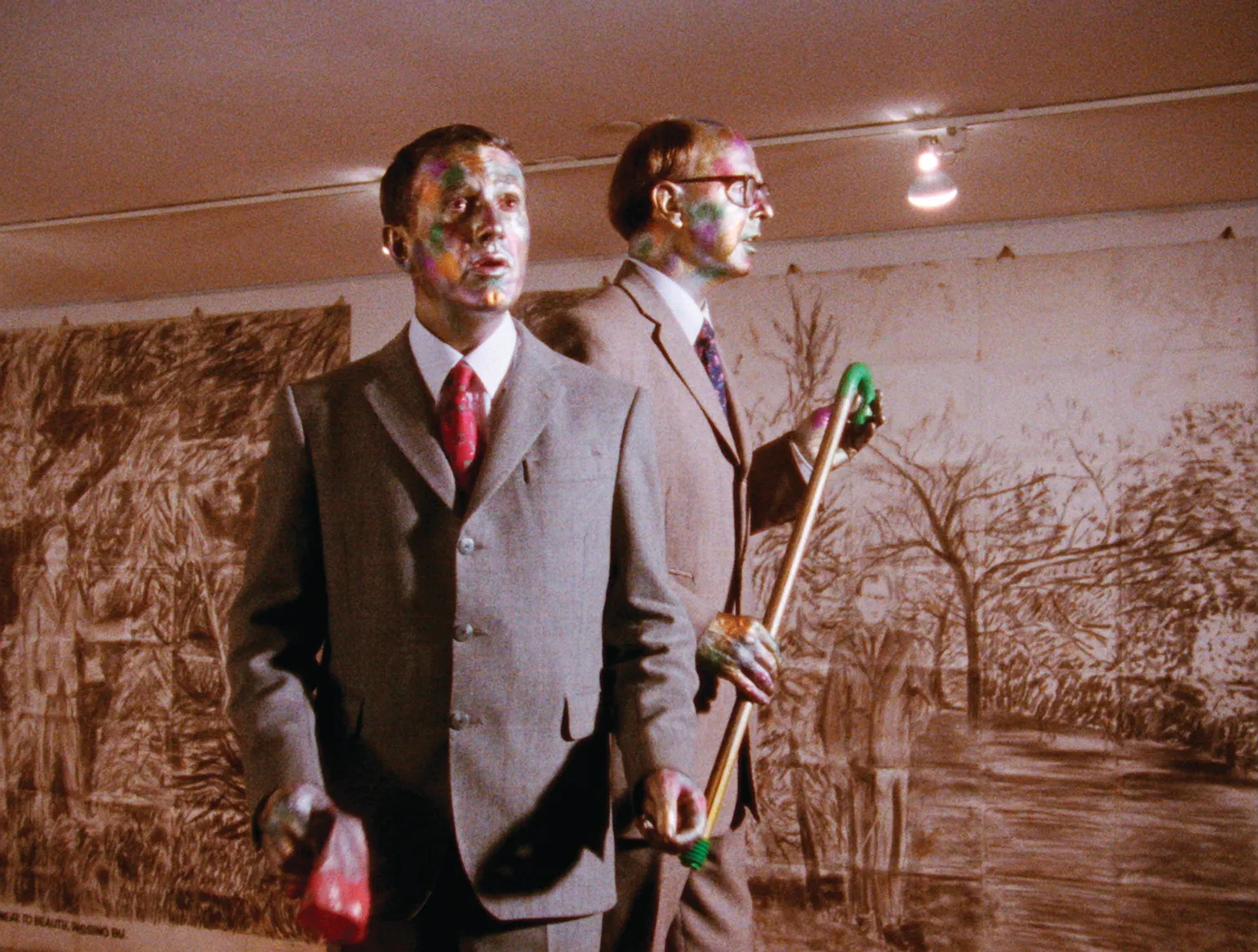 Gilbert & George, The Singing Sculpture, rok 1992. (Fot. © Gilbert & George. Courtesy White Cube)