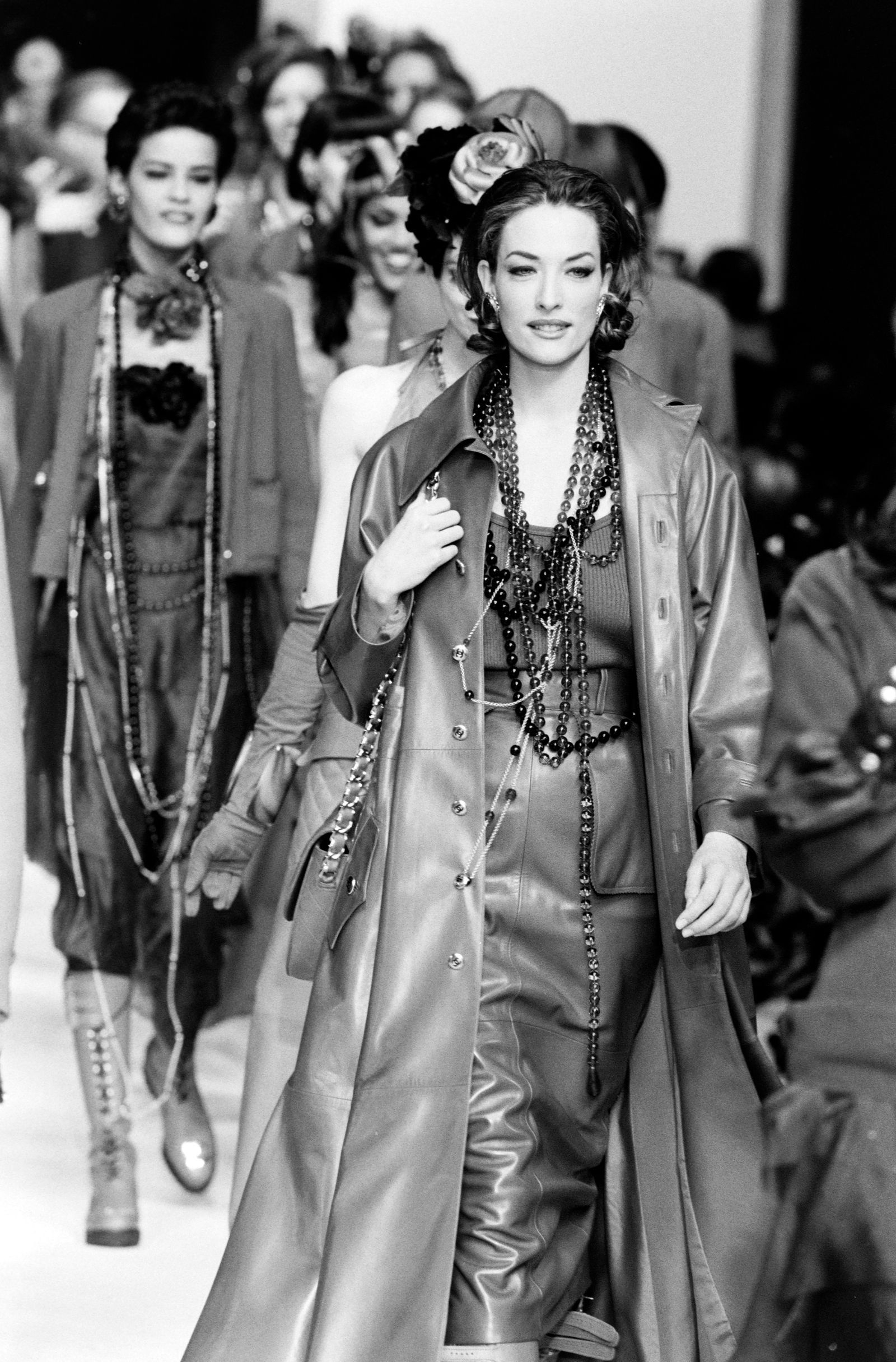 Pokaz mody Chanel na jesień-zimę 1992-1993 (Fot. Penske Media/Getty Images)